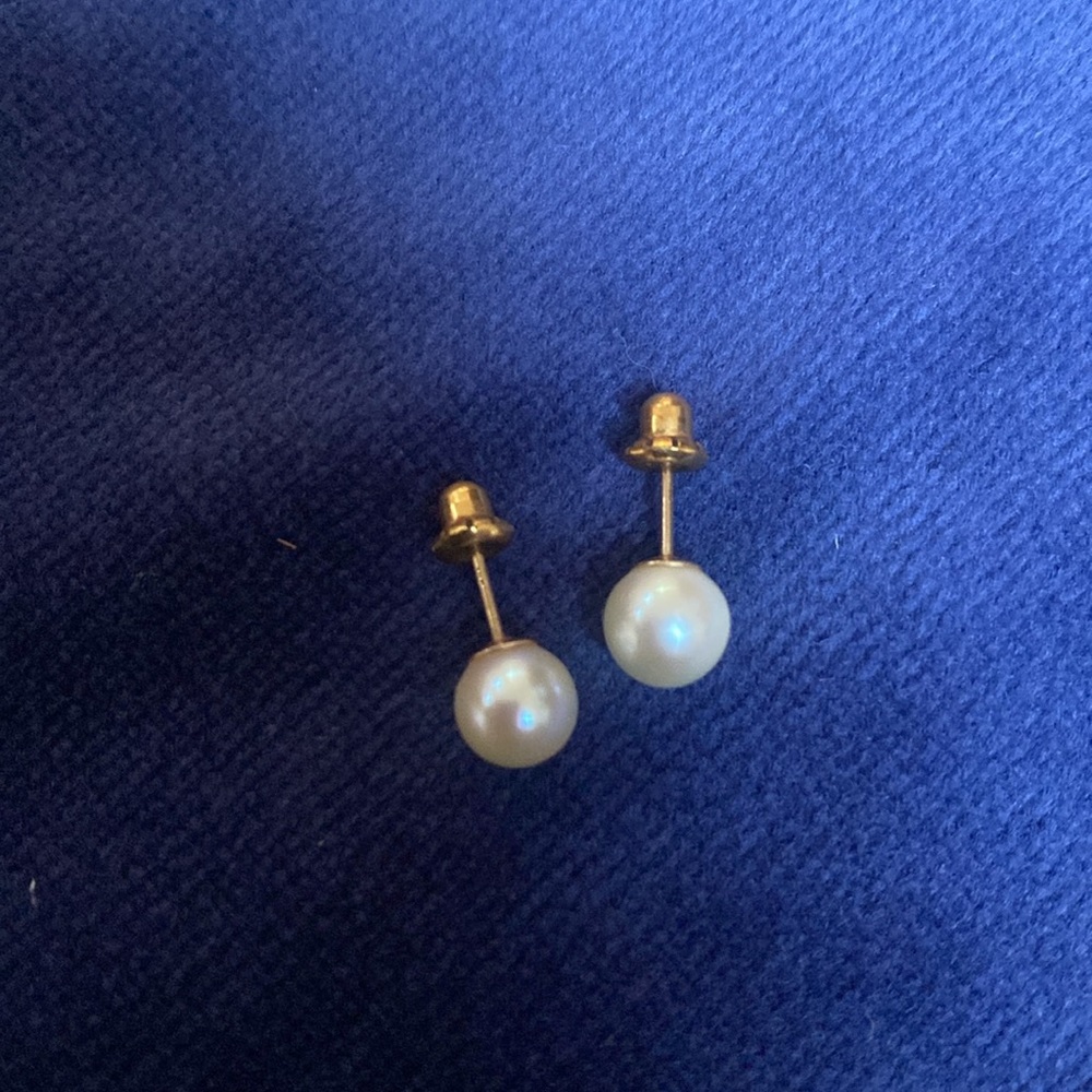 14k Solid Gold Pearl Stud Earrings - image 3